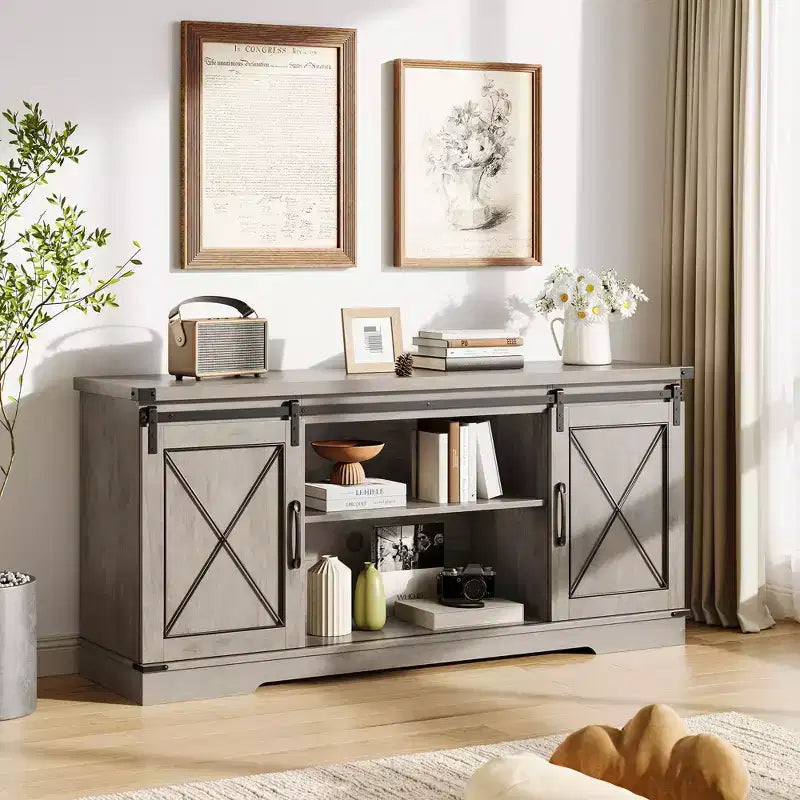 Mobile TV rustico marrone/grigio/bianco con ante scorrevoli a fienile, adatto per TV fino a 65"