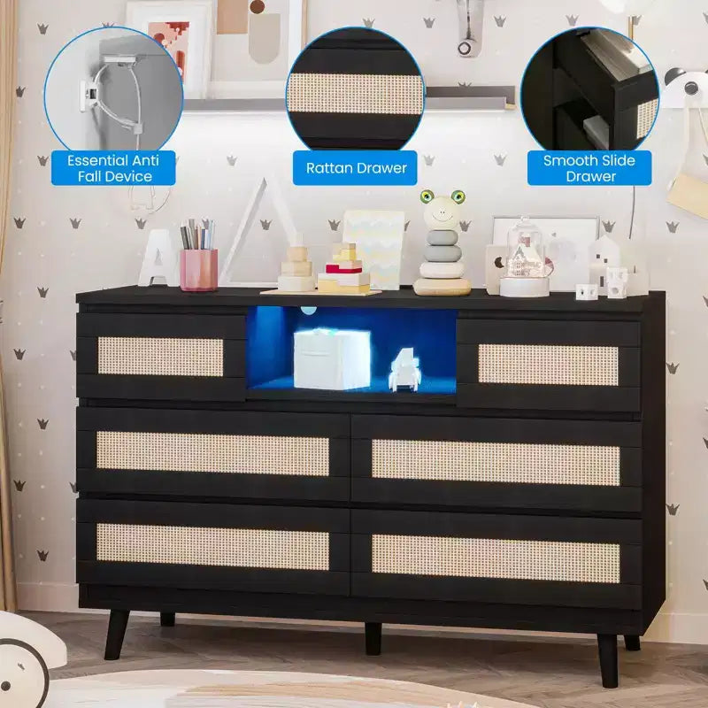 Comò in Rattan a 6 Cassetti Nero/Naturale con Luce LED e Stazione di Ricarica