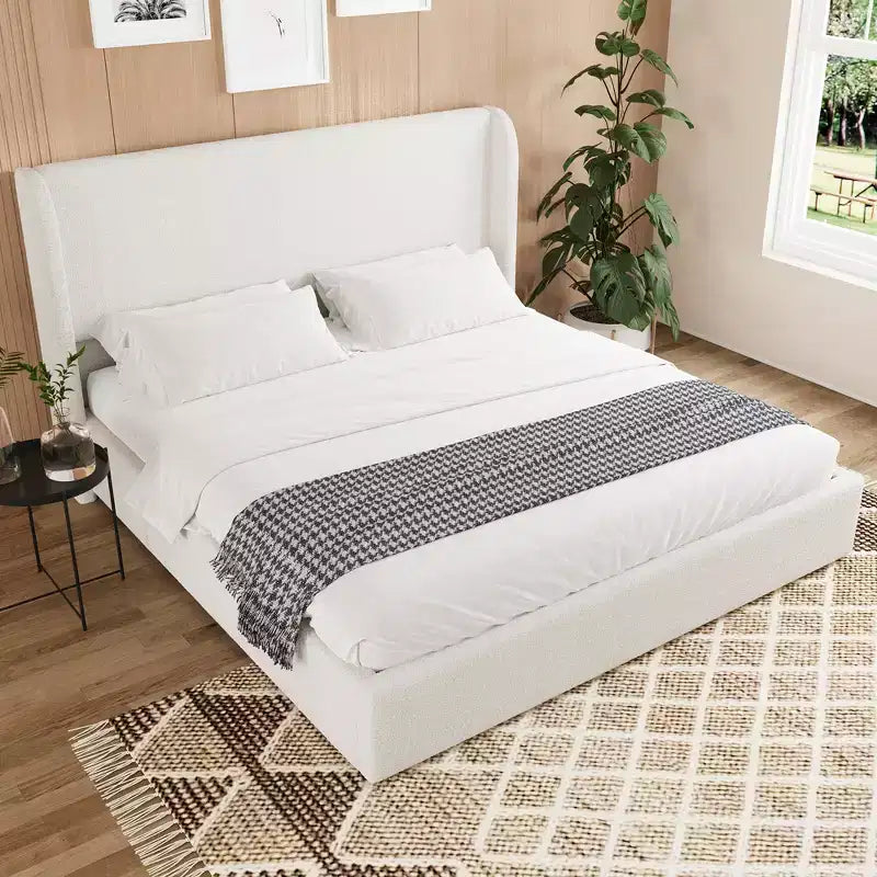 Struttura letto imbottita color crema in bouclé, con testiera, gambe in metallo e doghe – Per 1-2 persone