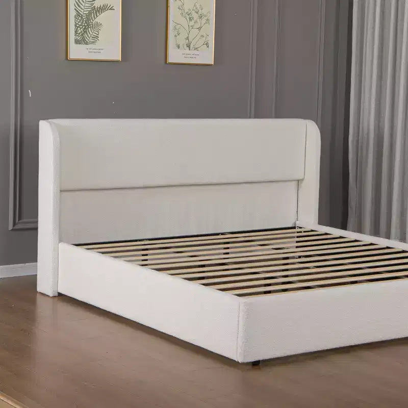 Struttura letto imbottita color crema in bouclé, con testiera, gambe in metallo e doghe – Per 1-2 persone