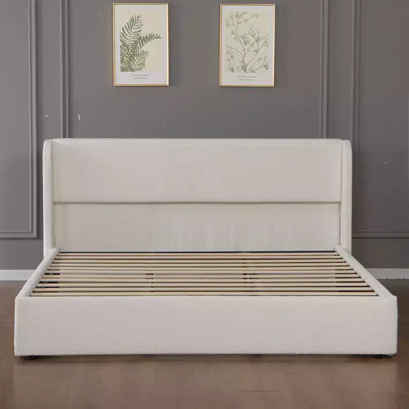 Struttura letto imbottita color crema in bouclé, con testiera, gambe in metallo e doghe – Per 1-2 persone