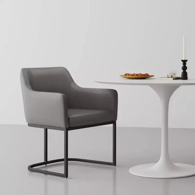 Sedia da pranzo imbottita in similpelle con braccioli, seduta singola – Crema / Grigio / Grigio chiaro