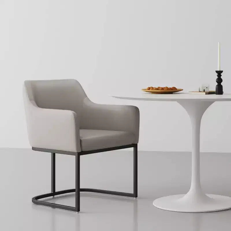 Sedia da pranzo imbottita in similpelle con braccioli, seduta singola – Crema / Grigio / Grigio chiaro
