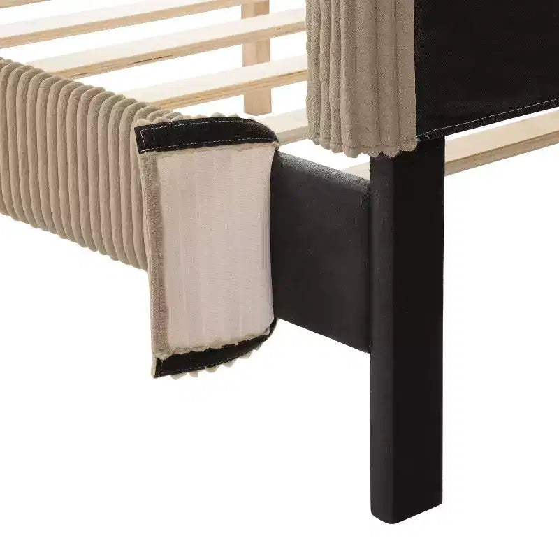 Letto a piattaforma Queen miBasics Beckman imbottito in velluto a coste con fodera rimovibile