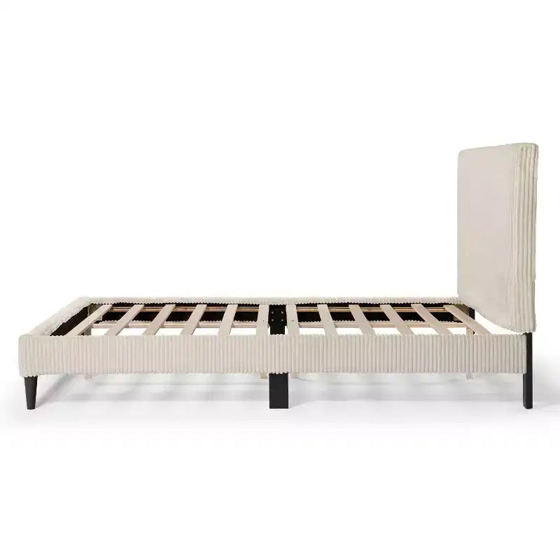 Letto a piattaforma Queen miBasics Beckman imbottito in velluto a coste con fodera rimovibile