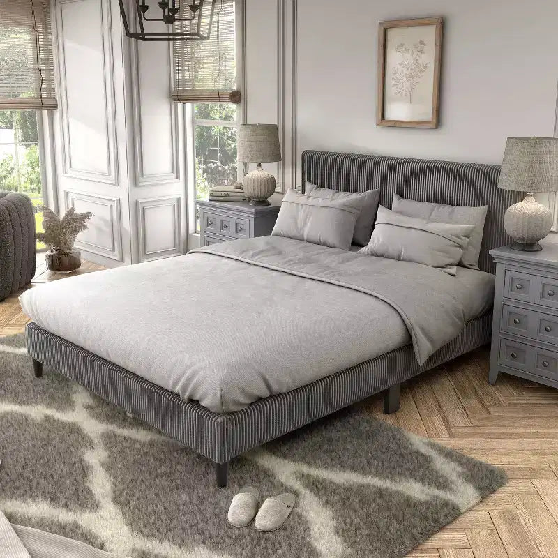 Letto a piattaforma Queen miBasics Beckman imbottito in velluto a coste con fodera rimovibile